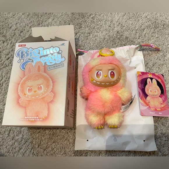 Labubu Big Into Energy Loyalty Brand New - Picture 1 of 3
